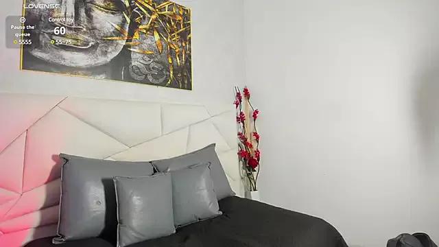 NicoleMadrird from StripChat is Freechat