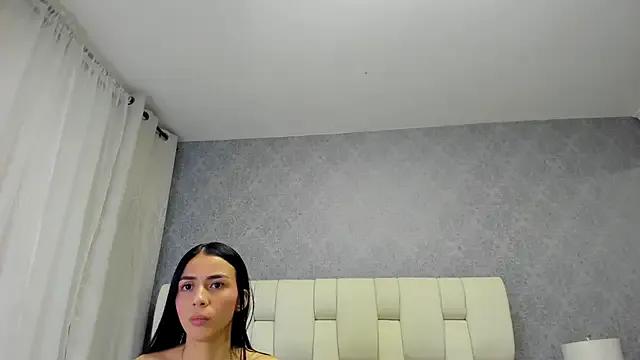 nicollandjhon from StripChat is Freechat