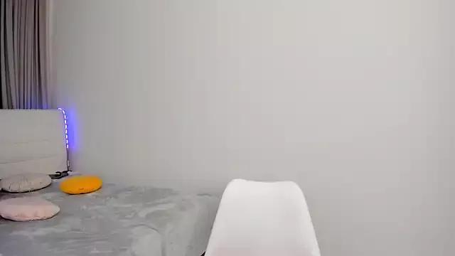 nika_reinnn on StripChat