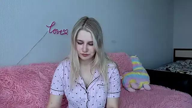 NikolNikki from StripChat is Freechat