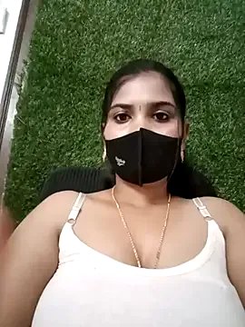 Nithyatamil from StripChat is Freechat