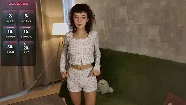 NoraVelin from StripChat is Freechat