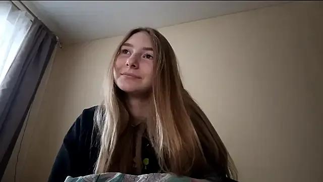 Nymera_flare from StripChat is Freechat