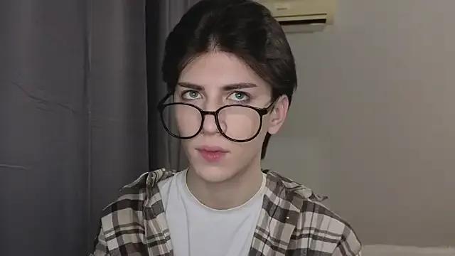 Oliver_star_boy_ from StripChat is Freechat