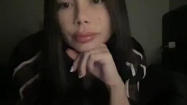 Orlinah from StripChat is Freechat