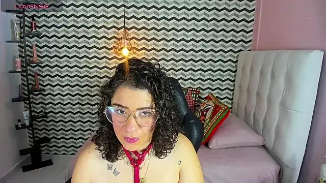 OSNAKELLER from StripChat is Freechat