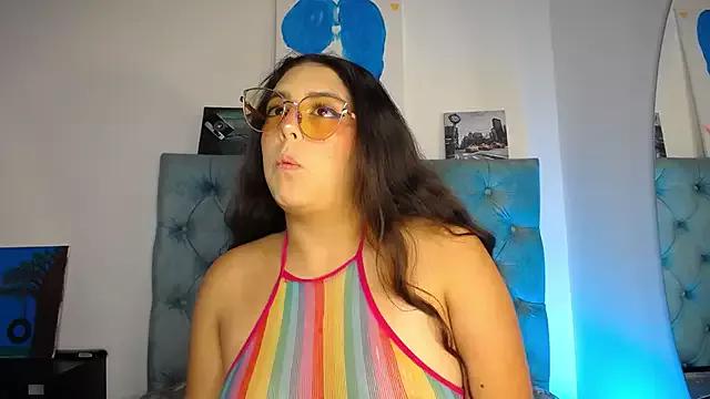 Paola_Lyon_ from StripChat