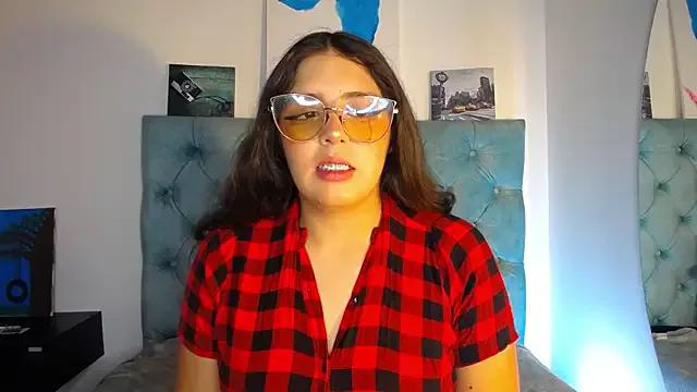 Paola_Lyon_ from StripChat