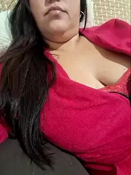 Paolaa_hoot from StripChat is Freechat