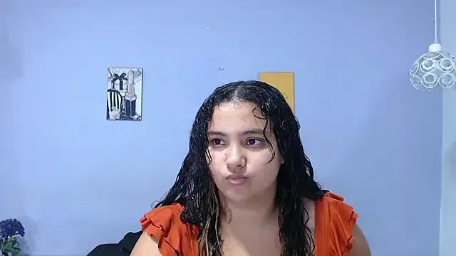 penelope_gucci1 from StripChat is Freechat