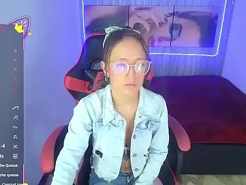 perla_purpura from StripChat is Freechat