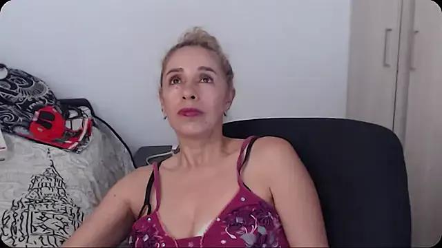 Perlahotboobs from StripChat