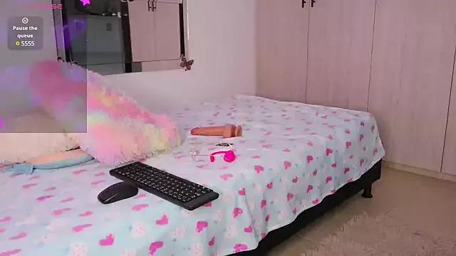 PetiteDeep- from StripChat is Freechat