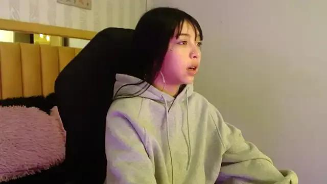 Pettit_courtny from StripChat