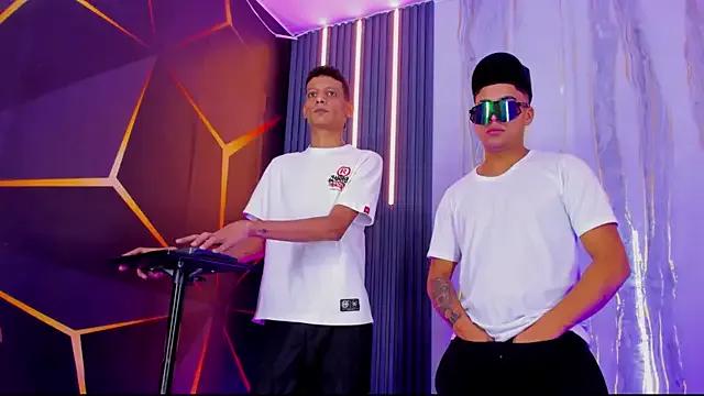 Play_boys_Hot2 from StripChat is Freechat