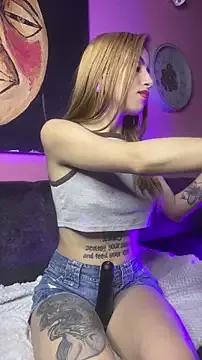 PrettyAshley_ from StripChat is Freechat
