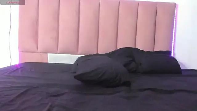 PrettyLuxe from StripChat is Freechat