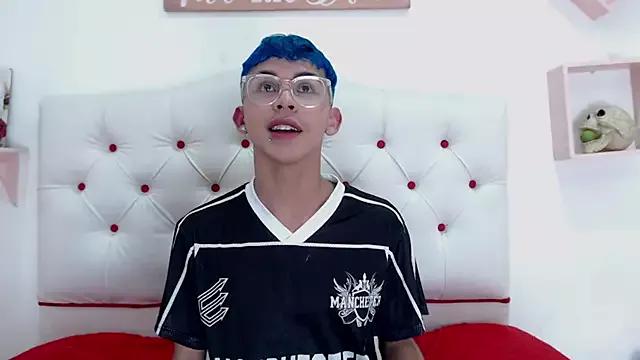 Princeapolo_anki from StripChat is Freechat