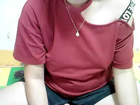 PrincessYna from StripChat is Freechat