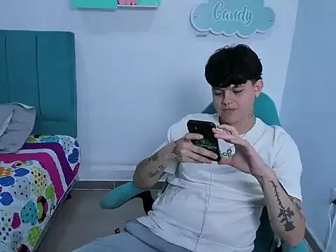 Pussyboy_ from StripChat is Freechat