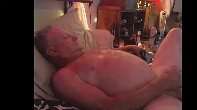 Pussyeat2please from StripChat is Freechat