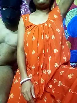 QUEEN-HEENA from StripChat is Freechat