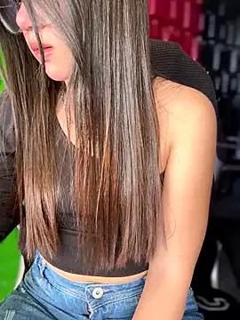 Queen__Love from StripChat is Freechat
