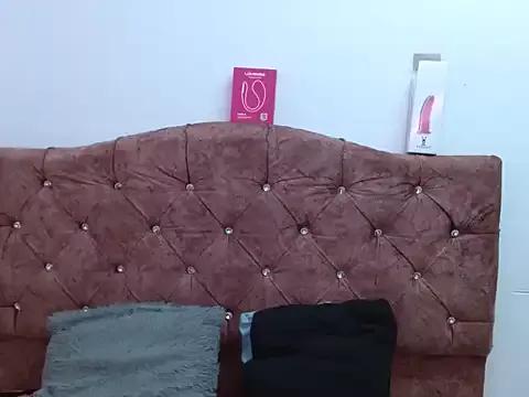 queen_abril from StripChat is Freechat