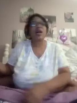 QueenDim3 from StripChat is Freechat