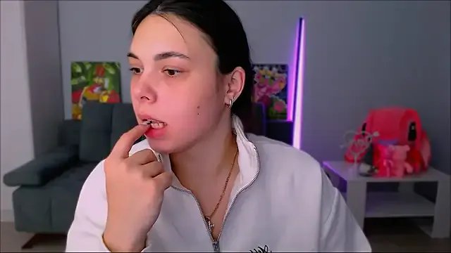 Try girls webcam shows. Sweet cute Free Performers.