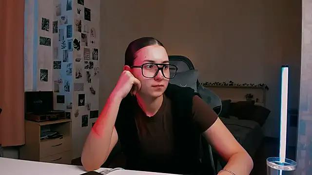 raviolly046 from StripChat is Freechat