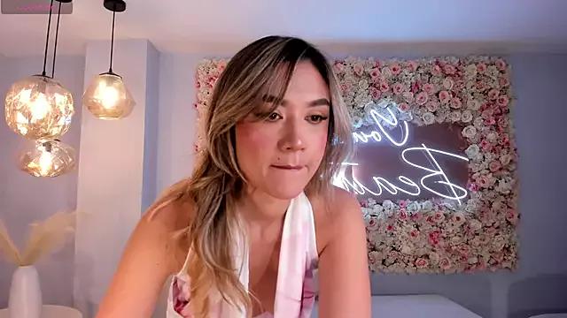 Try girls webcam shows. Sweet cute Free Performers.