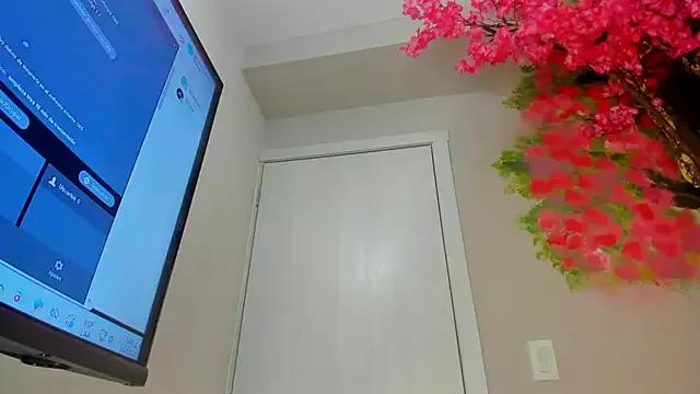 RedFuckDoll from StripChat is Freechat