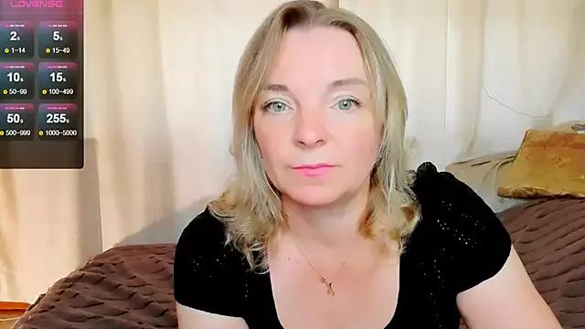 Regina__blue from StripChat