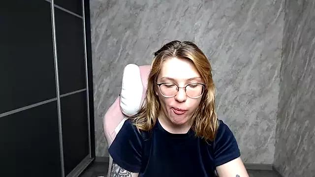 Try girls webcam shows. Sweet cute Free Performers.