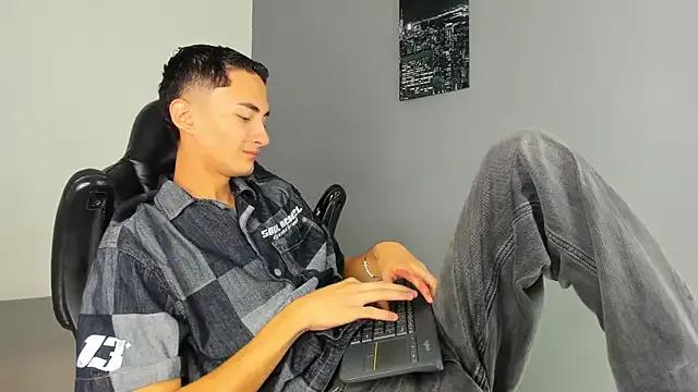ritchie_alameda from StripChat is Freechat