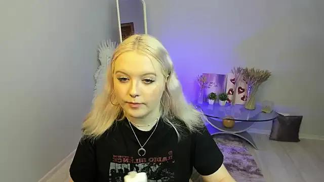 RoseThomas_ from StripChat is Freechat