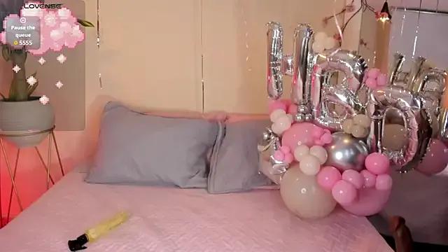 Try girls webcam shows. Sweet cute Free Performers.