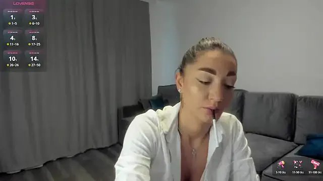 rossana_doll from StripChat is Freechat