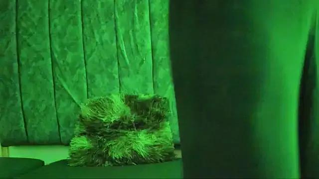 Rowan_Mills from StripChat is Freechat