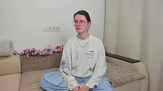 Try girls webcam shows. Sweet cute Free Performers.