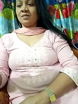 Rubina3344 from StripChat is Freechat