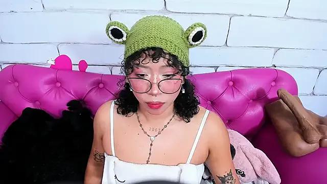 Try girls webcam shows. Sweet cute Free Performers.