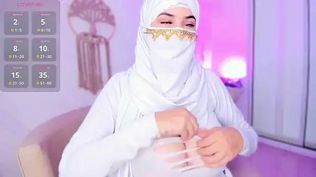 Salma_isawwii from StripChat