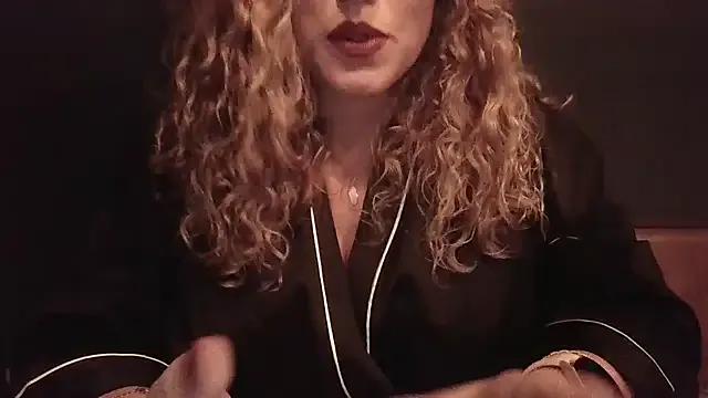 SaltyCurls from StripChat is Freechat