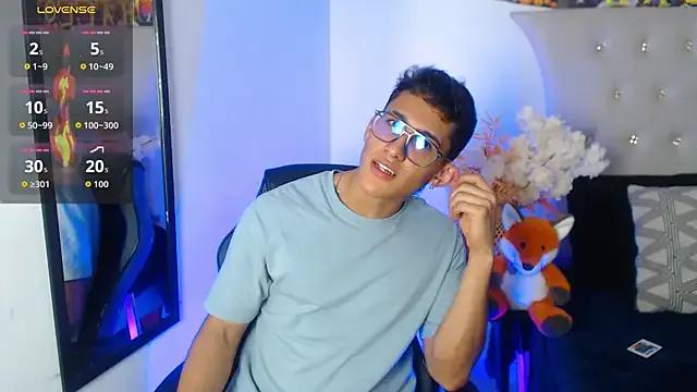 SalvadorFit from StripChat is Freechat