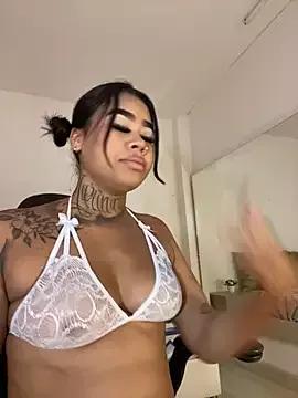 Samantha_Harvy_ from StripChat is Freechat