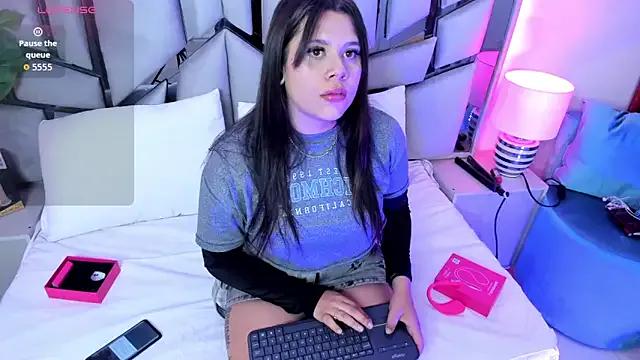 Try girls webcam shows. Sweet cute Free Performers.