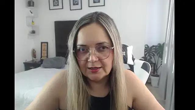 Try girls webcam shows. Sweet cute Free Performers.