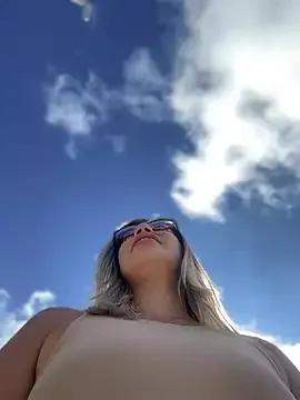sara_calderon from StripChat is Freechat